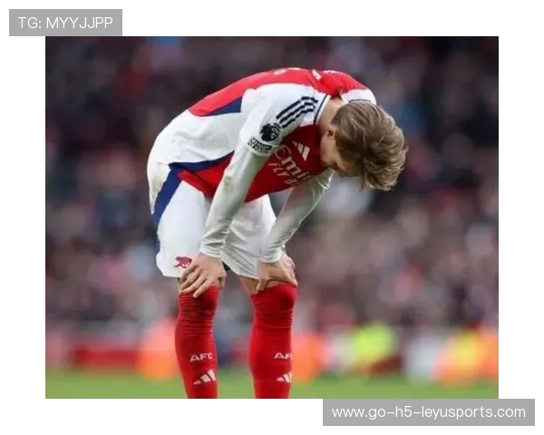 球迷热议英超争冠：“这次我站阿森纳！”