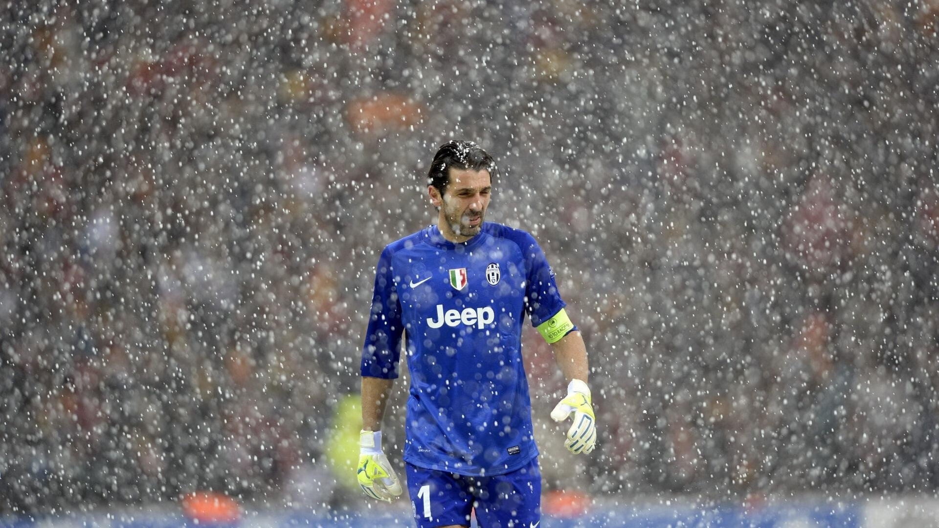 哈兰德双响创历史,曼城主场轻取伯恩茅斯,哈兰德穿曼城球衣